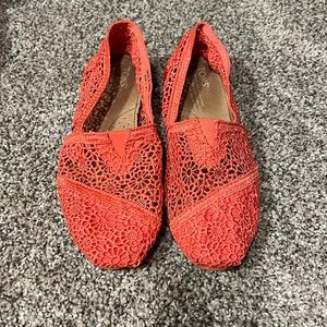 TOMS-🧡